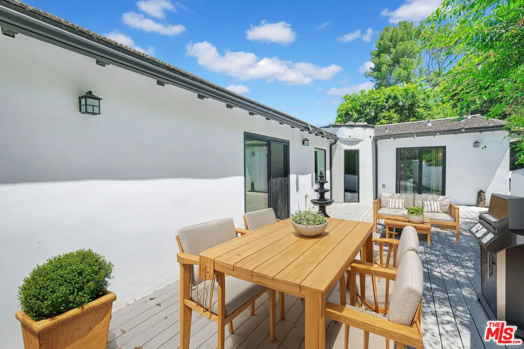 3236 Primera Avenue, Los Angeles, California 90068 home-pic-37